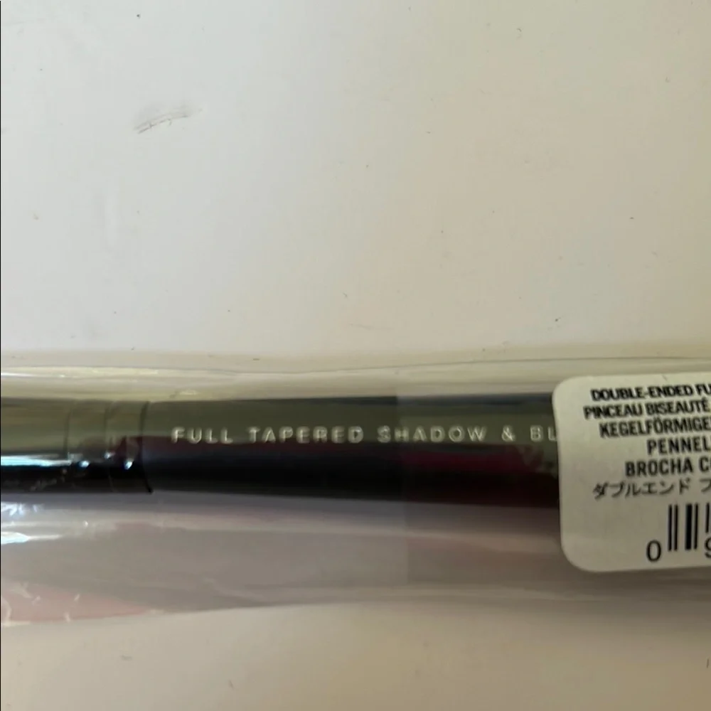 bareMinerals Double-Ended Full Tapered Shadow and Blush Brush - SEALED